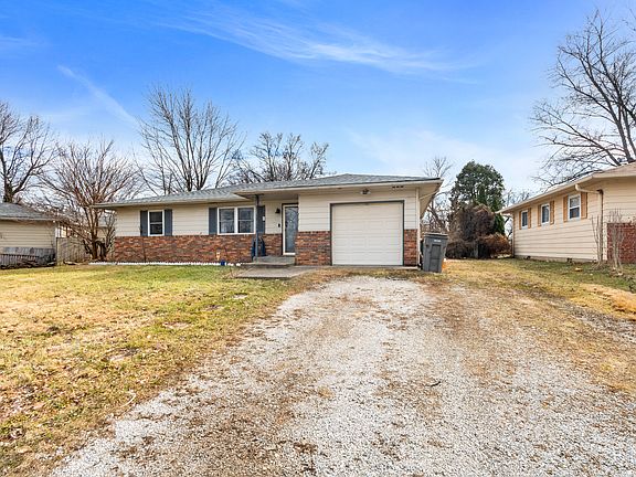 3rd image of 3605 Redwood Dr