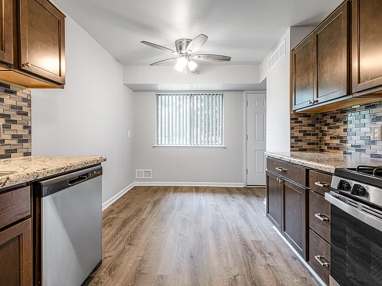 Coppertree Apartments & Townhomes — Photo 40