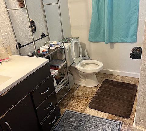 4th image of 923 Grant St