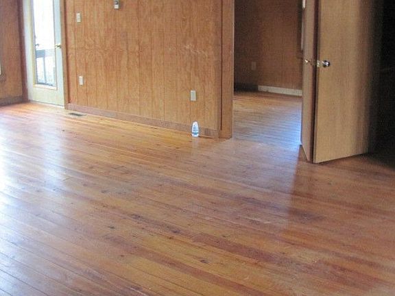 4th image of 550 Creek View Ln