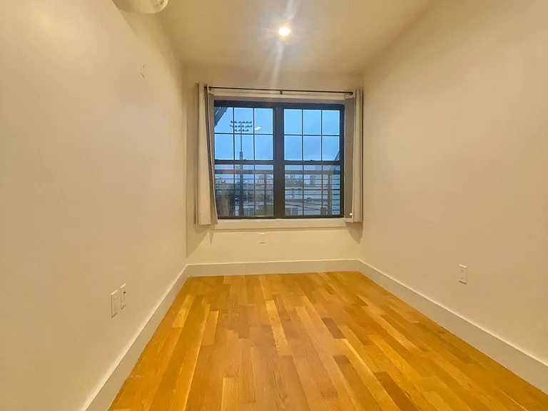 239 Scholes St #2LL — Photo 11