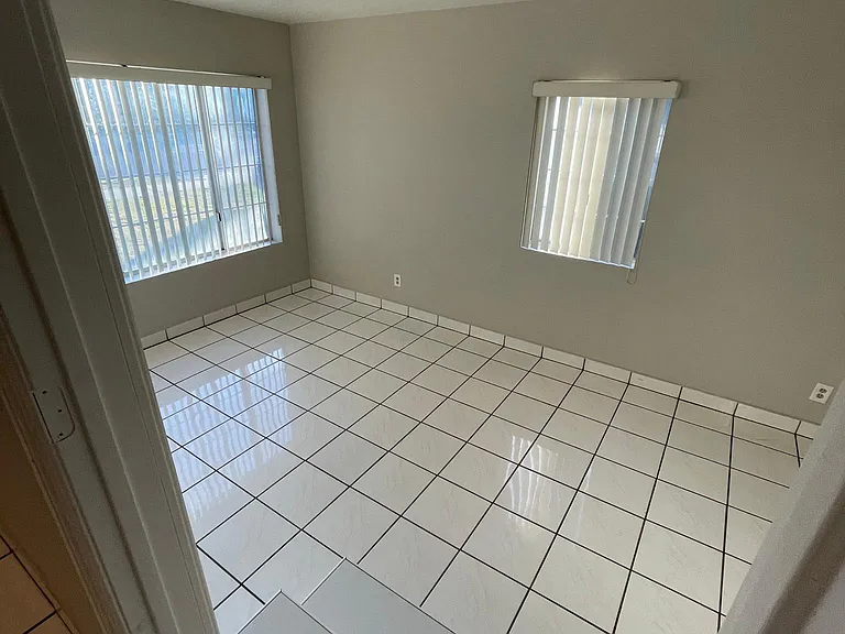 11909 Excelsior Dr — Photo 4