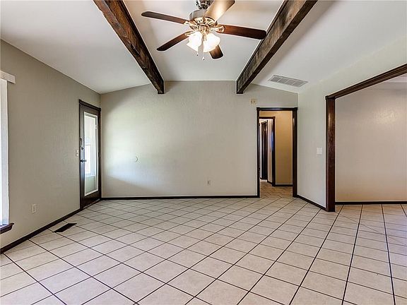 4th image of 10204 Exter Ave