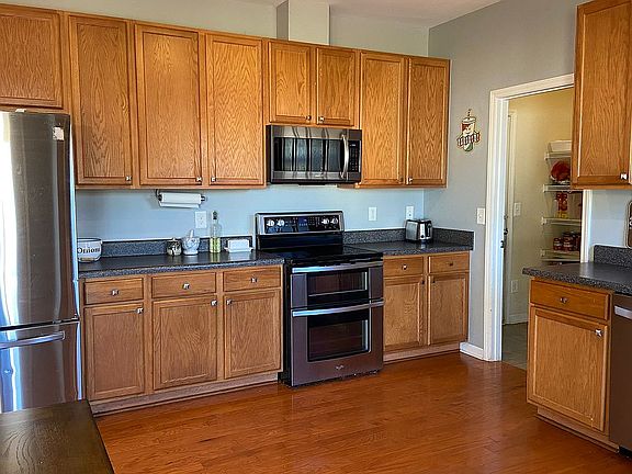 4th image of 305 Pink Dogwood Ln