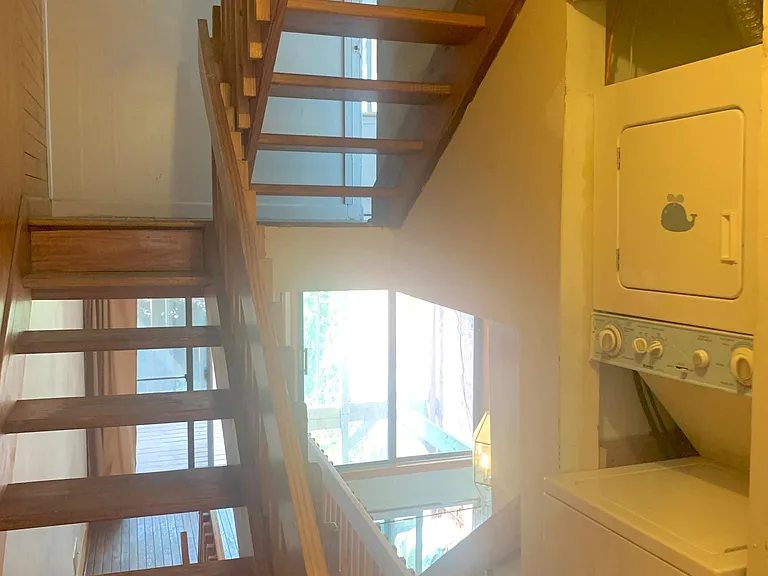686 Washington Blvd — Photo 16