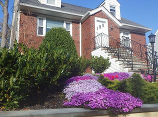 476 Bronxville Rd, Bronxville, NY 10708