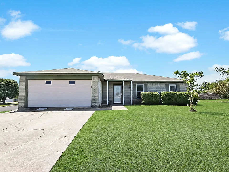 2800 Kim Dr