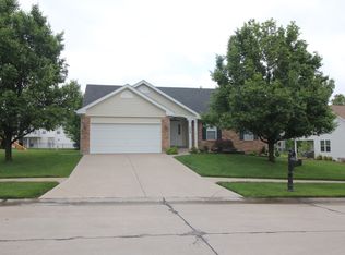 1908 Emerald Green Dr, Wentzville, MO 63385