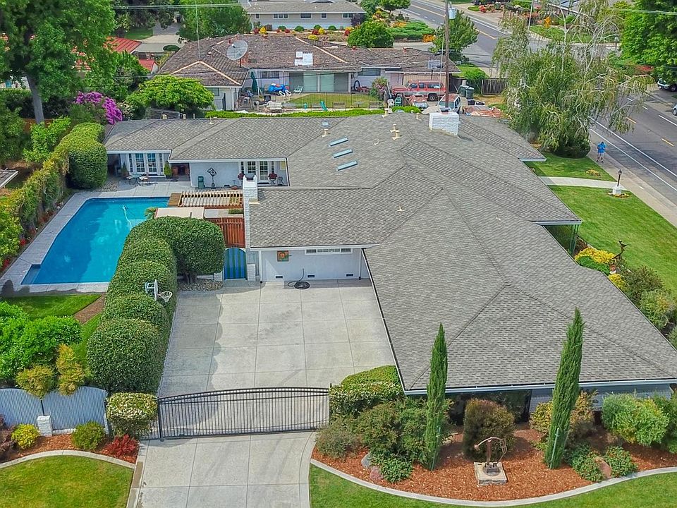 1st image of 401 Wilhaggin Dr
