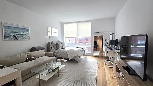 325 Lexington Ave Photo 1
