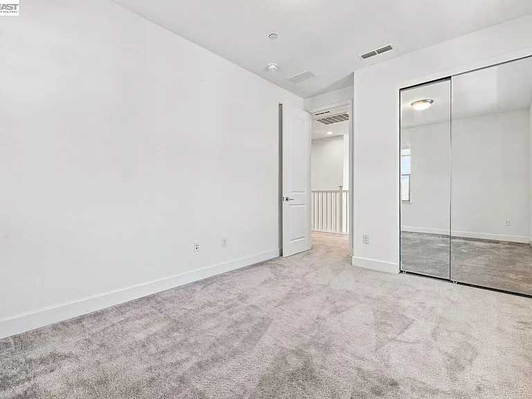 33 W Roccolino Ln — Photo 32
