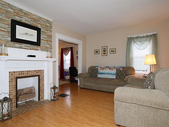 2nd image of 5063 Grandview Pl