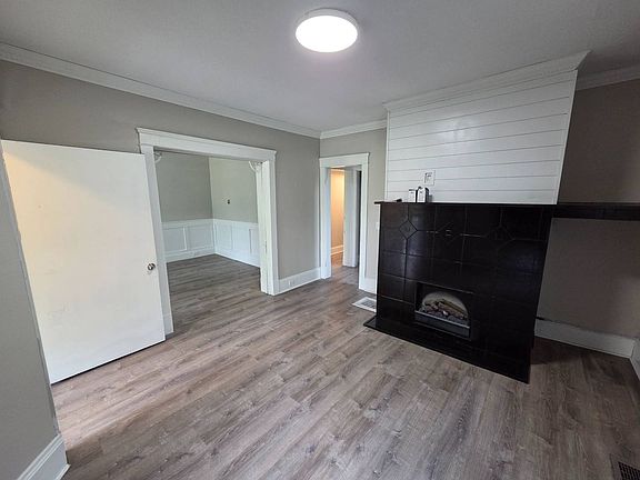 5th image of 2636 East Blvd