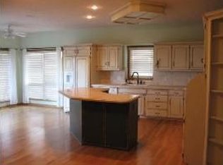 901 W Centennial Rd, Papillion, NE 68046