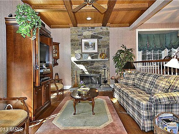 4th image of 9407 Turnberry Dr