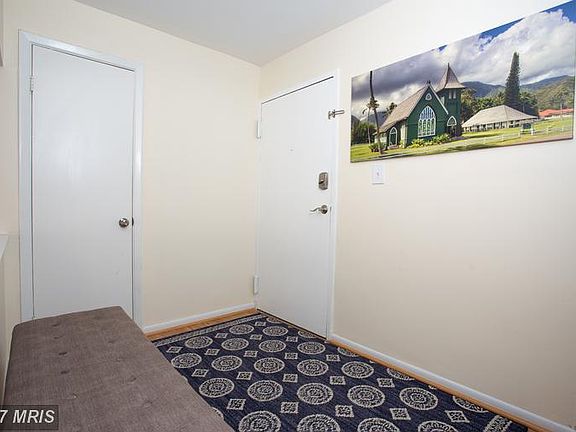 2nd image of 5576 Burnside Dr APT 6