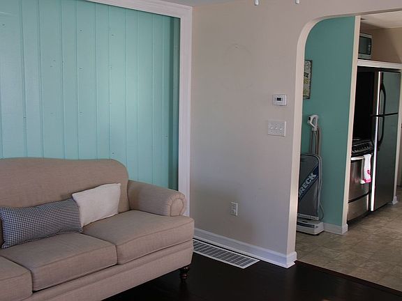 3rd image of 106 Atwood Pl