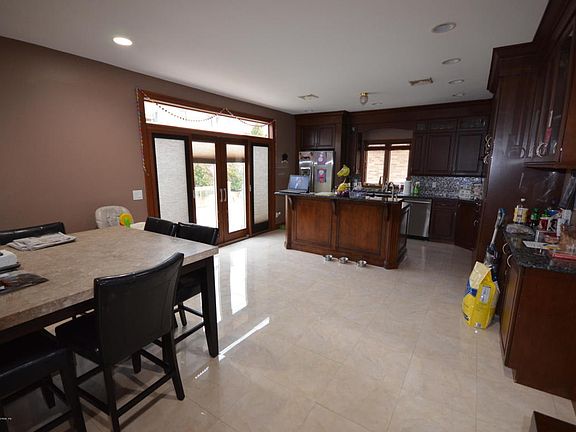 4th image of 69 Carteret St