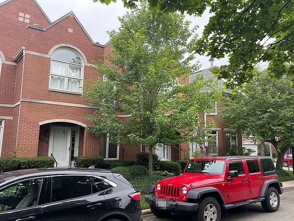 3rd image of 5934 N Sauganash Ln