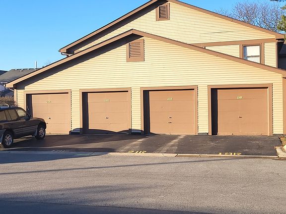 2nd image of 19 Fernwood Dr #19R