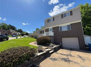 537 Invicta Dr, Pittsburgh, PA 15235