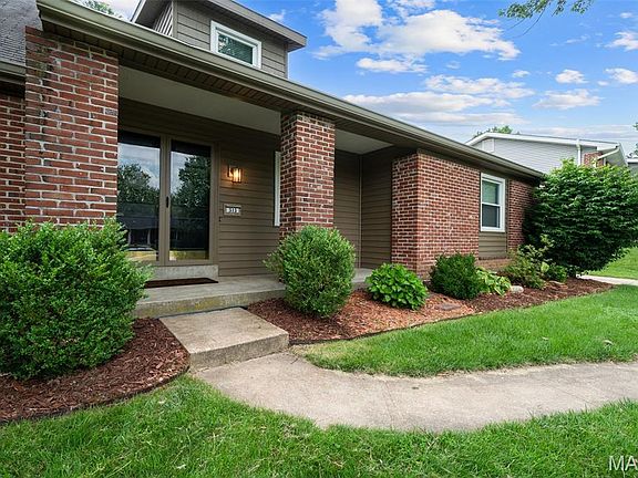 3rd image of 313 Wildbrier Dr
