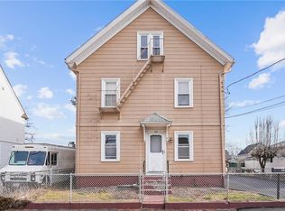 49 Ash St, Pawtucket, RI 02860