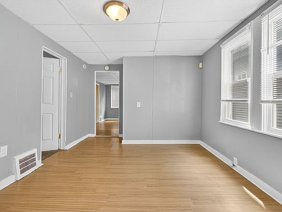 4th image of 3085 E 67th St #Dn