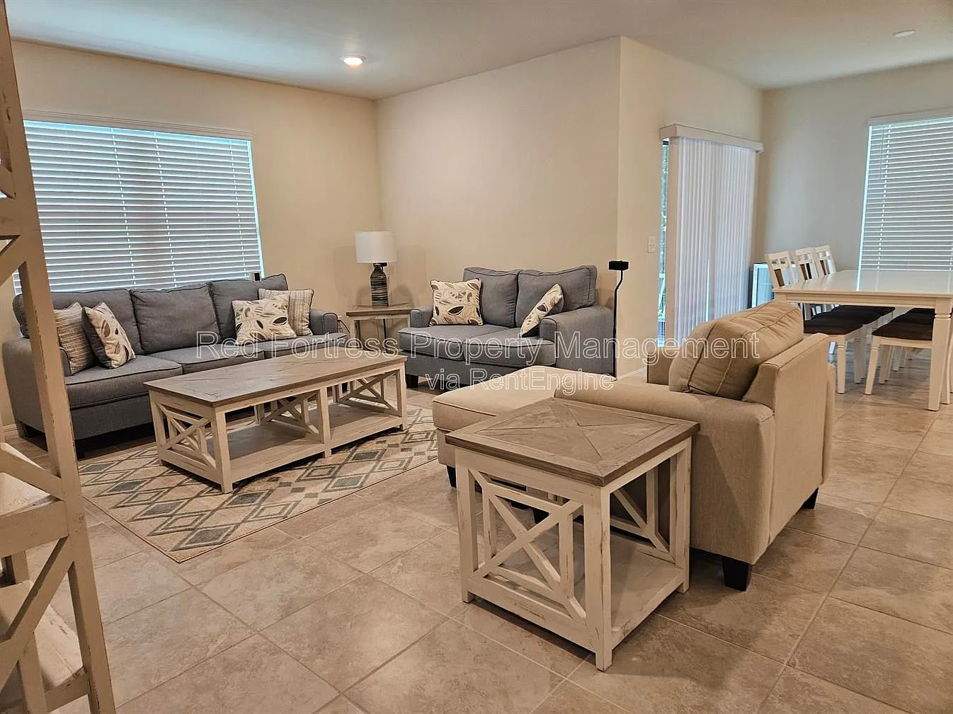 4 bed, 2.0 bath, 1850 sqft, $2,399 — Photo 4