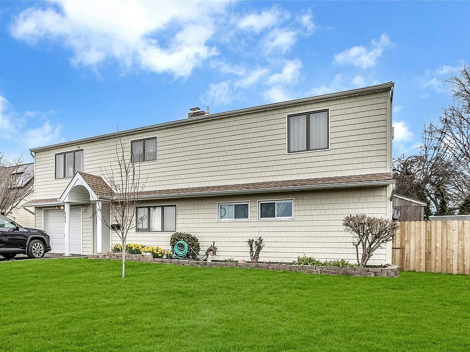 1st image of 253 Sprucewood Drive