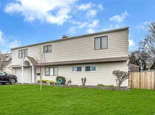 253 Sprucewood Dr, Levittown, NY 11756