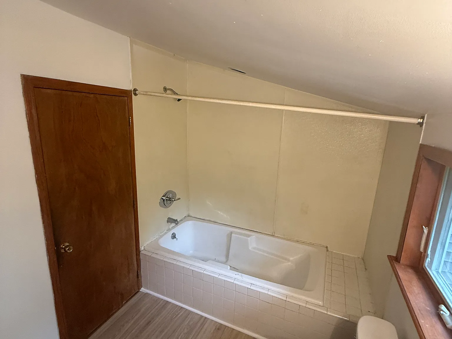 2 bed, 1100 sqft, $2,500 — Photo 3
