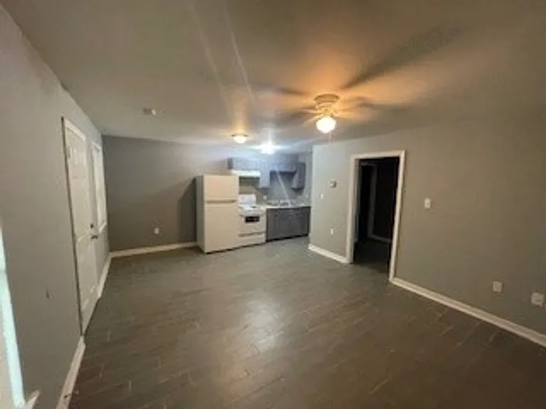312 N Chestnut St — Photo 15