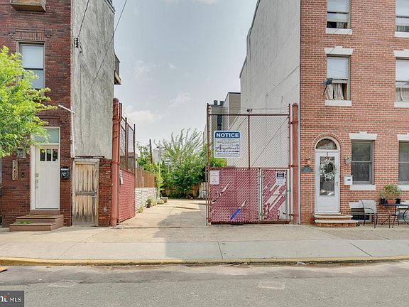 2nd image of 1425 Marlborough St