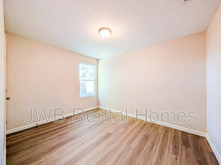 2216 White Ave — Photo 6
