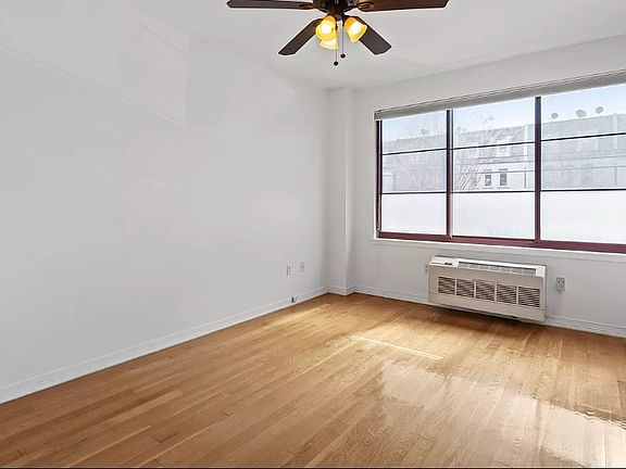 2nd image of 2311 21st Ave APT 1C