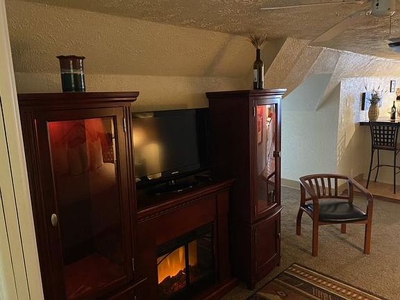 5th image of 156 S Sherman St Unit C