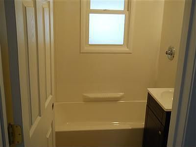 3rd image of 3823 Oak Crest Ln