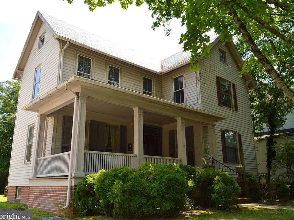 2nd image of 709 Camden Ave