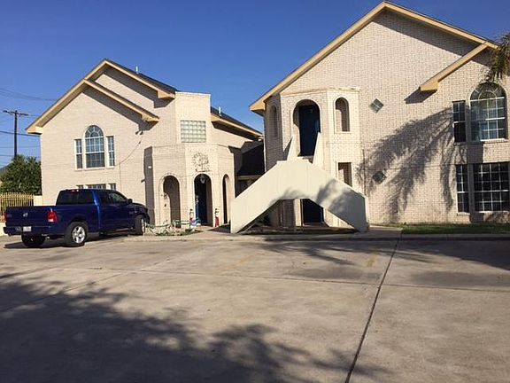 2nd image of 1502 Westmont Dr APT 3