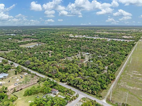 3rd image of 400 S Havana Rd