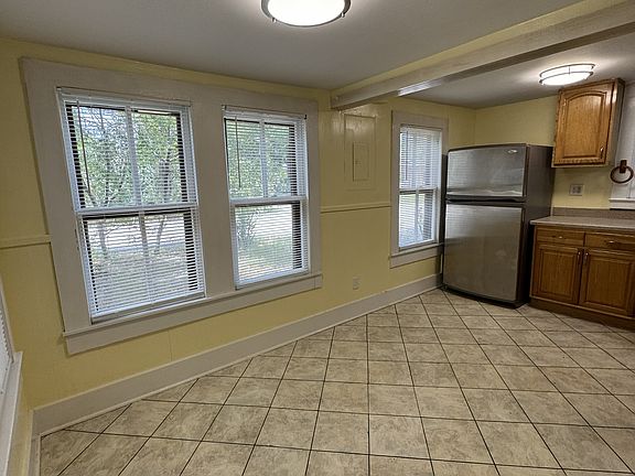 5th image of 616 Clearlake Rd