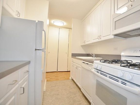 4th image of 1623 3rd Ave APT 4J