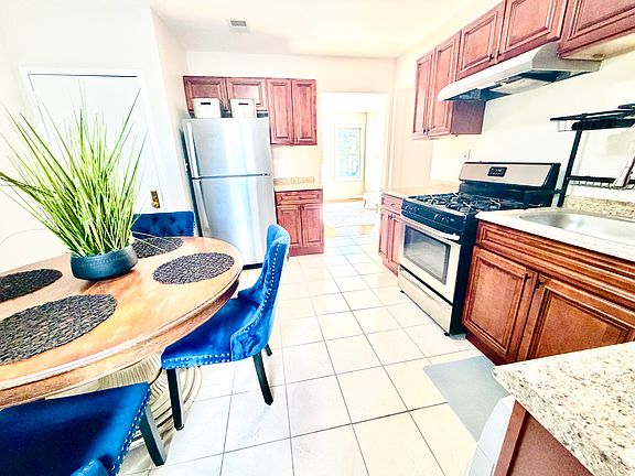 2nd image of 101 2nd St #2