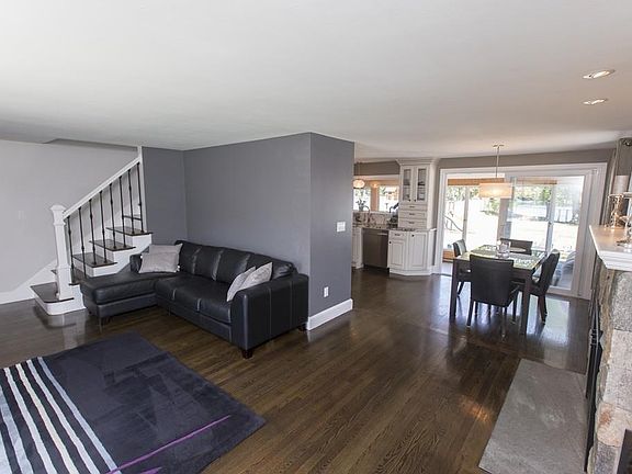 5th image of 251 Lynn St