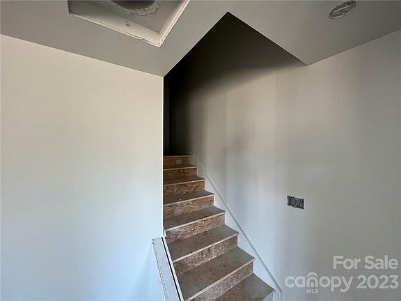 5th image of 111 Deno Dr