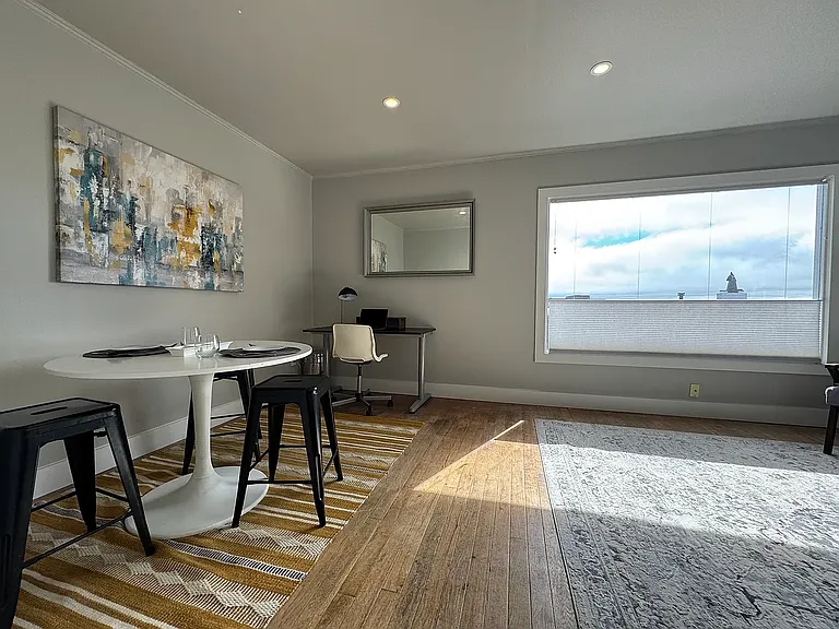 (former tenant furniture/set up)