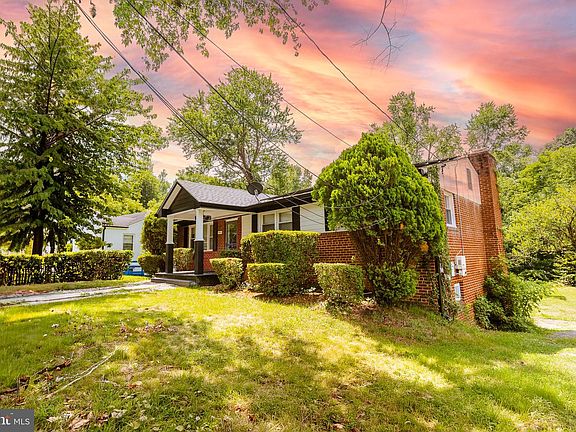 4th image of 4413 Lakeview Dr