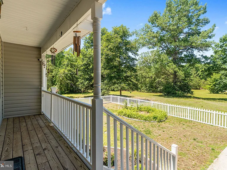 8009 Burrell Rd — Photo 44