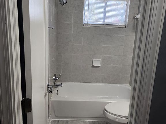 5th image of 2427 Iverson St Unit 2427